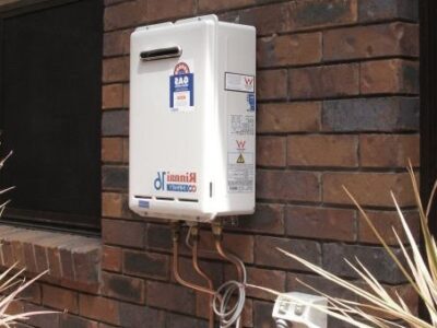 Tankless_gas_heater_rinnai_26